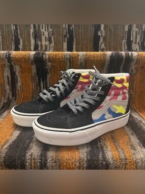 Vans Kids High-Top Sneakers in Black with Pink, Yellow, Blue Camo